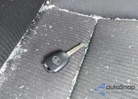 2018 Toyota Rav4 Le z USA, uszkodzony, nr VIN JTMZFREV0JJ205067